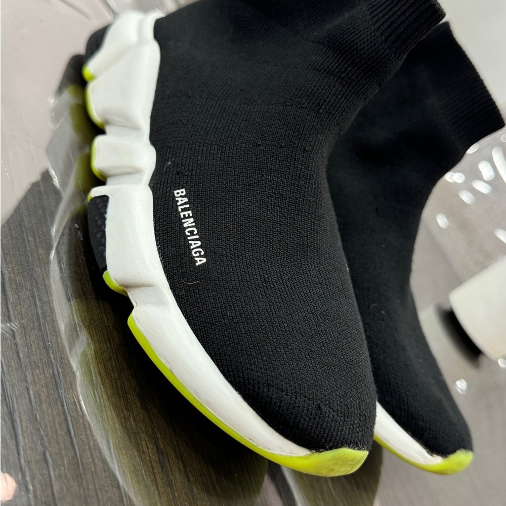 Balenciaga sneakers in very good condition size 13 for kids